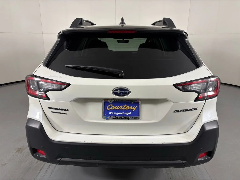 Used 2025 Crystal White Pearl Subaru Onyx Edition image 7