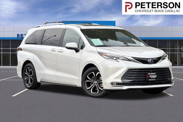2025 Toyota Sienna Platinum