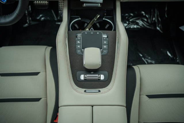 New 2027 Polar White Mercedes-Benz  image 29