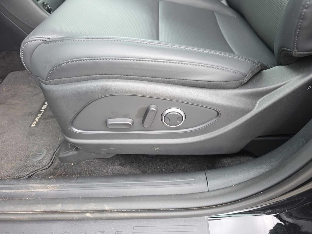 Used 2026 Black Hyundai SEL 7P image 12