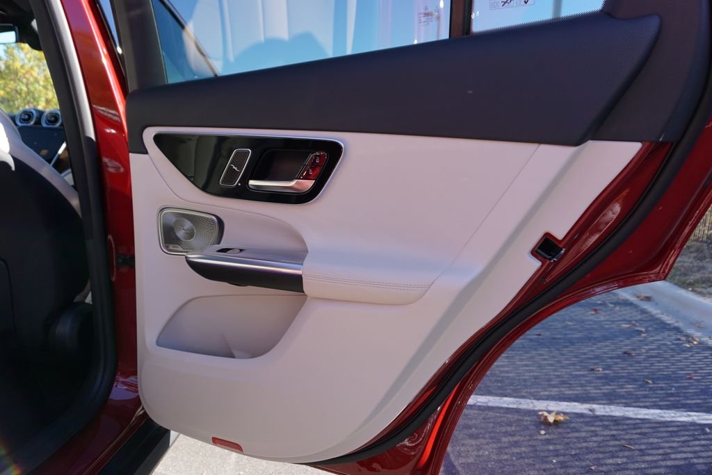 Used 2026 Patagonia Red Metallic Mercedes-Benz GLC 300 image 57