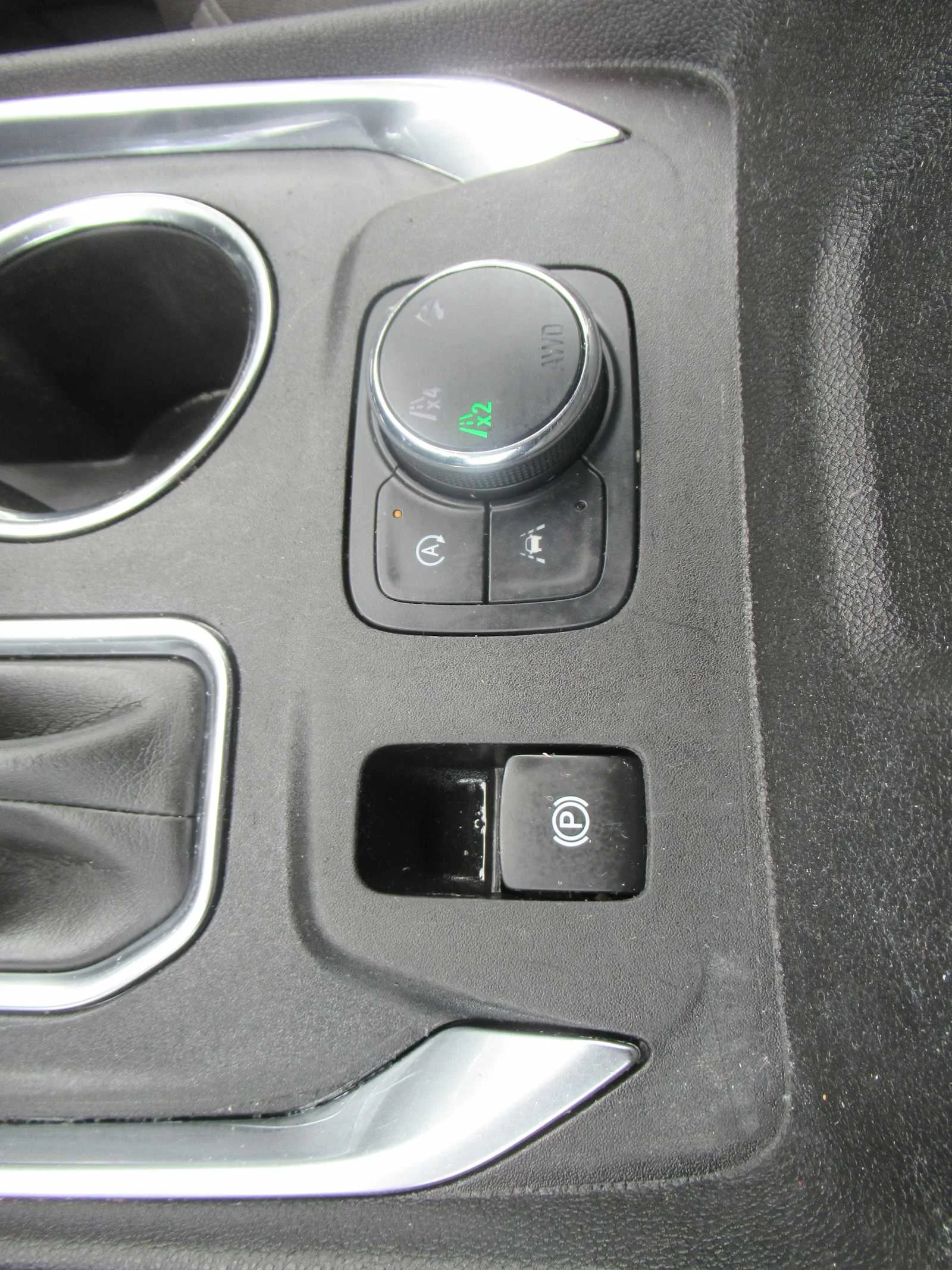 Certified Used 2022 Summit White Chevrolet LT Cloth image 26