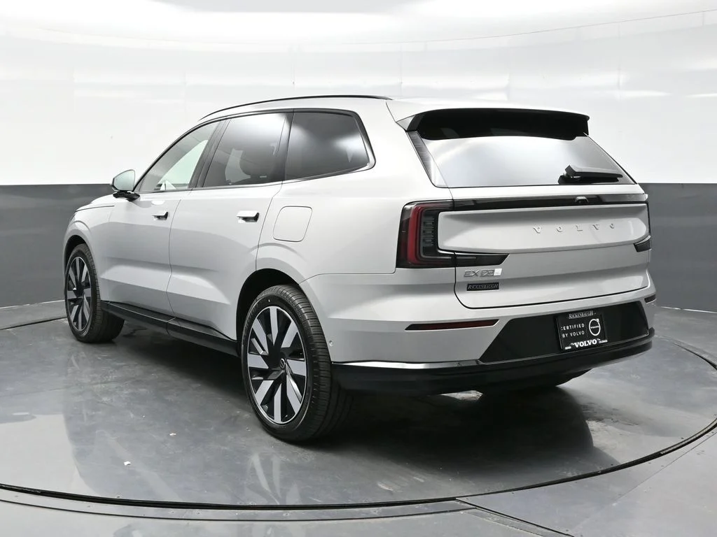 2025 Volvo EX90 Ultra - Photo 5