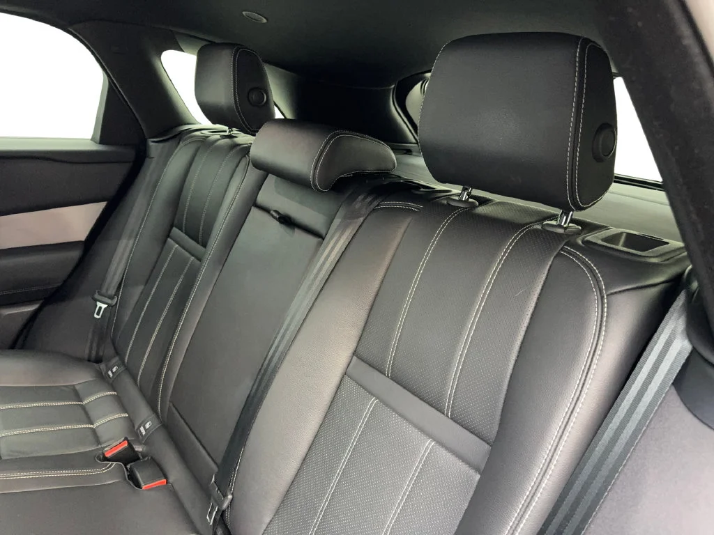 Used 2023 Black Land Rover R-Dynamic S image 36