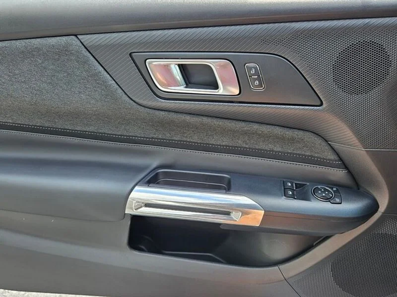 2025 Ford Mustang EcoBoost Fastback - Photo 27