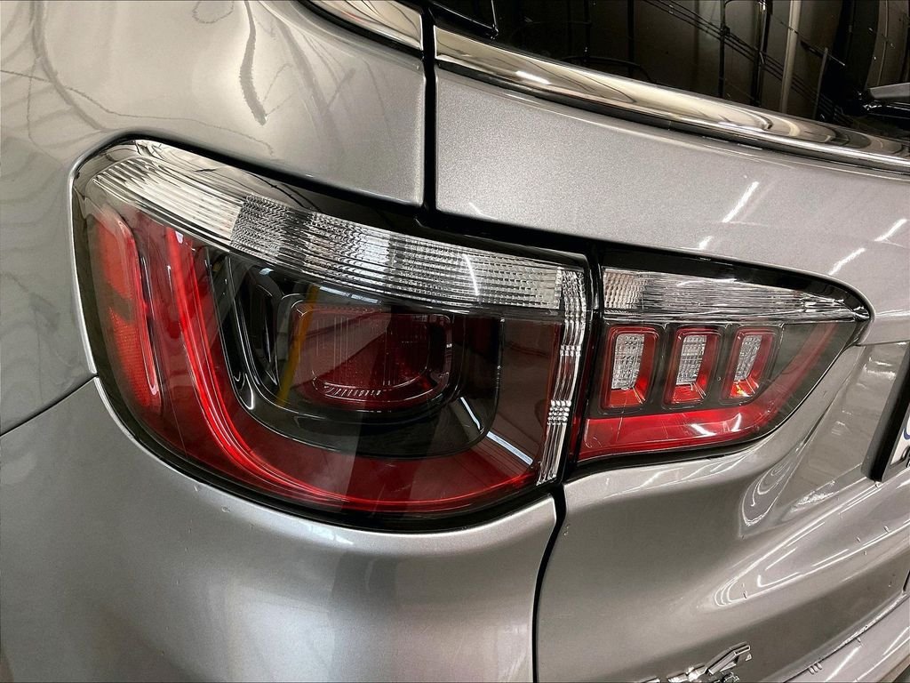 Used 2022 Silver Jeep Limited image 34