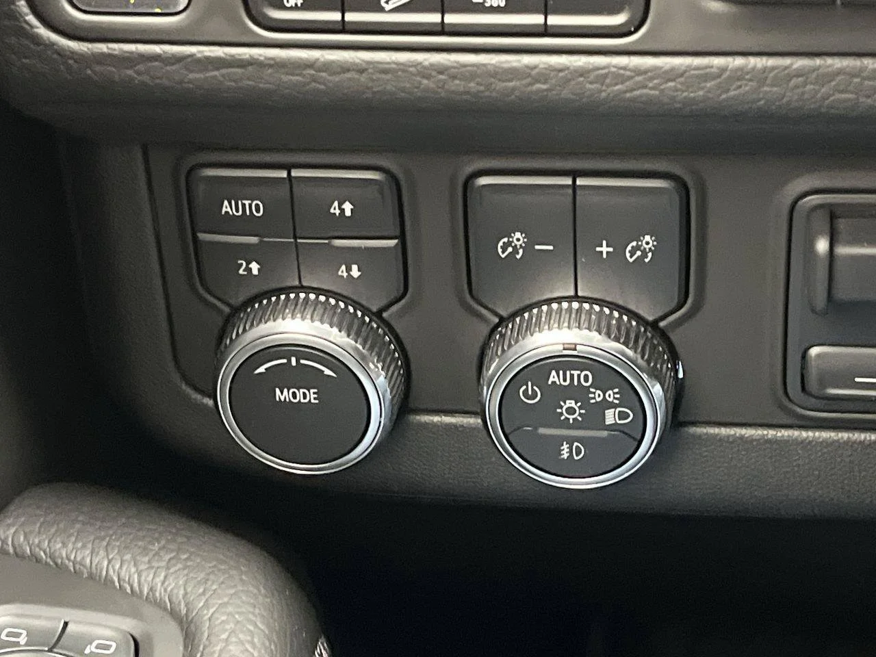 2023 GMC Yukon Denali - Photo 16