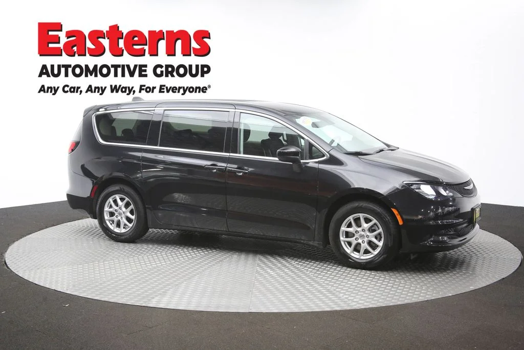 Used 2024 Black Chrysler LX image 48