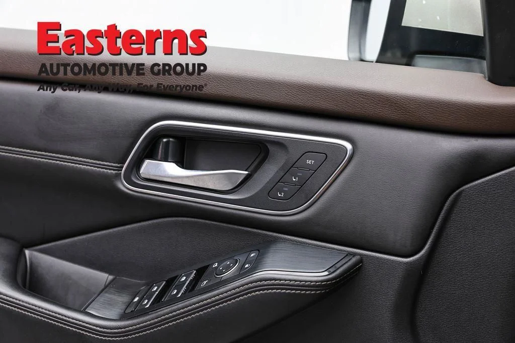 Used 2021 Gold Nissan SL image 24
