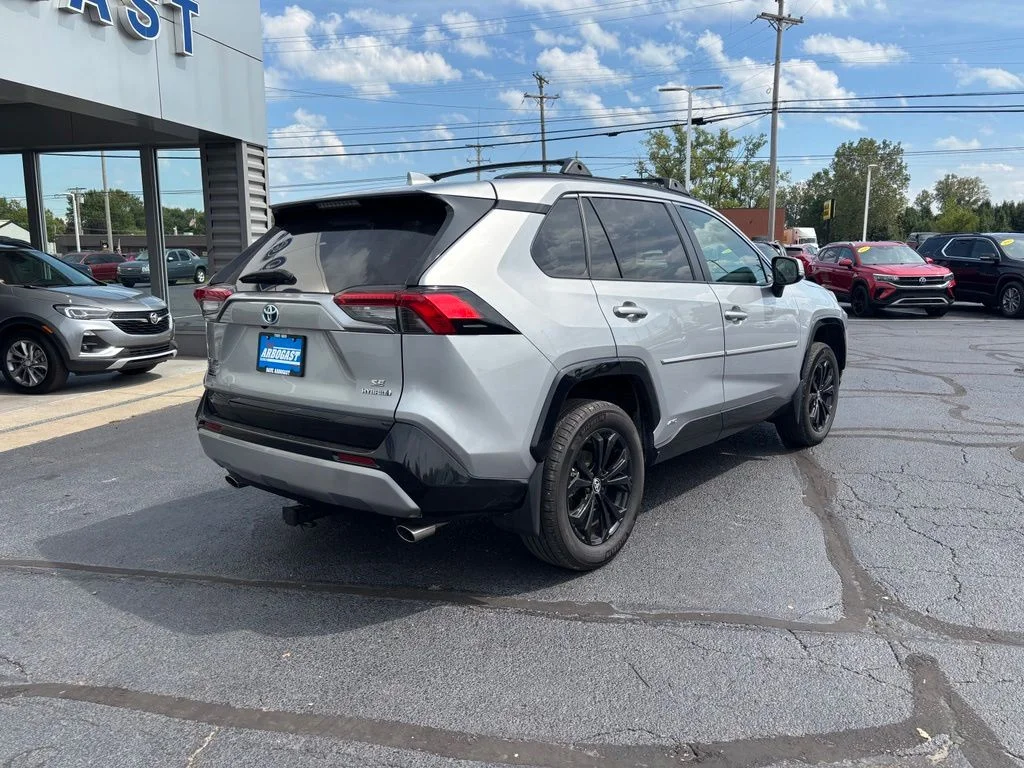 Used 2022 Silver Toyota SE image 5