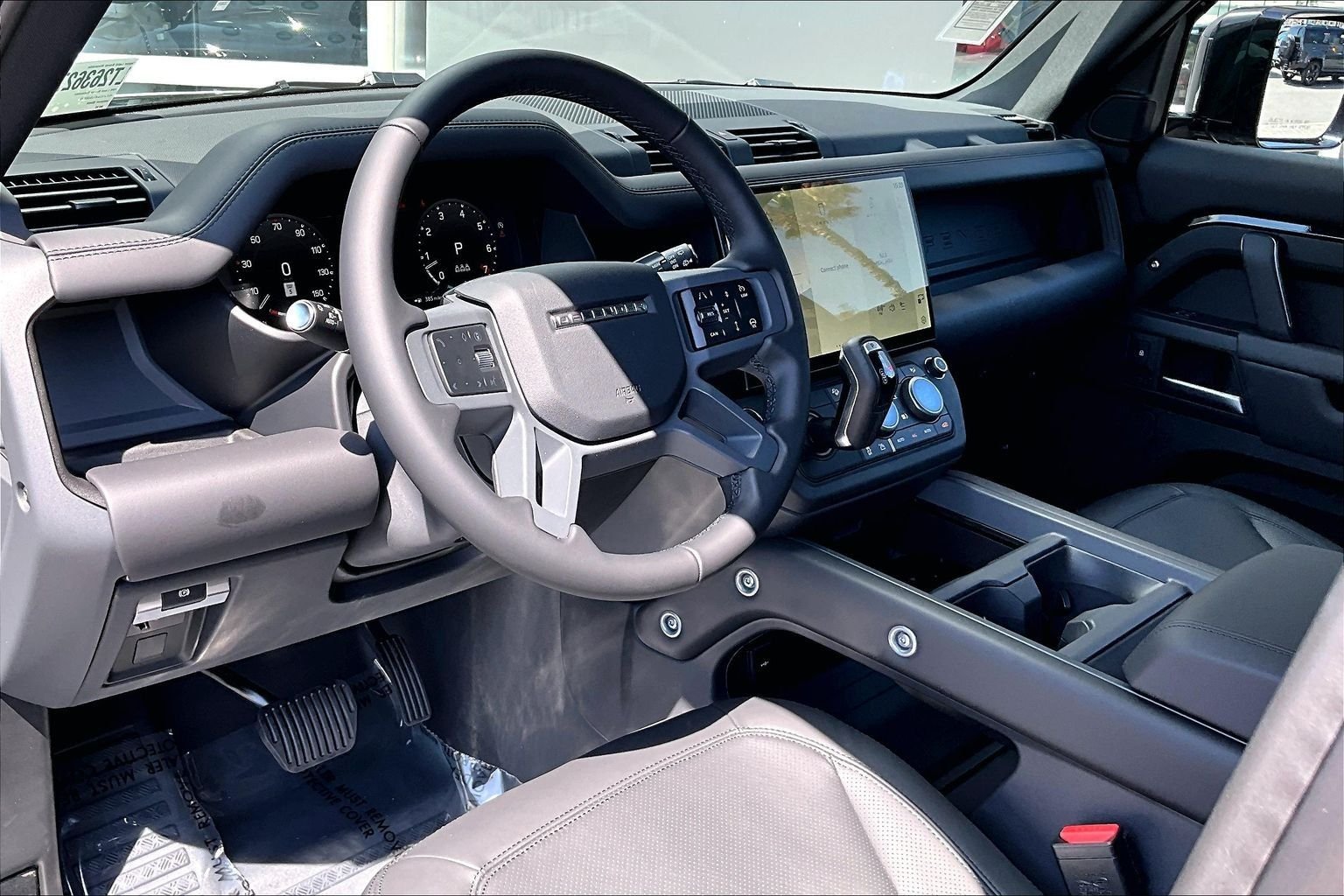 New 2026 Santorini Black Land Rover X-Dynamic SE image 6