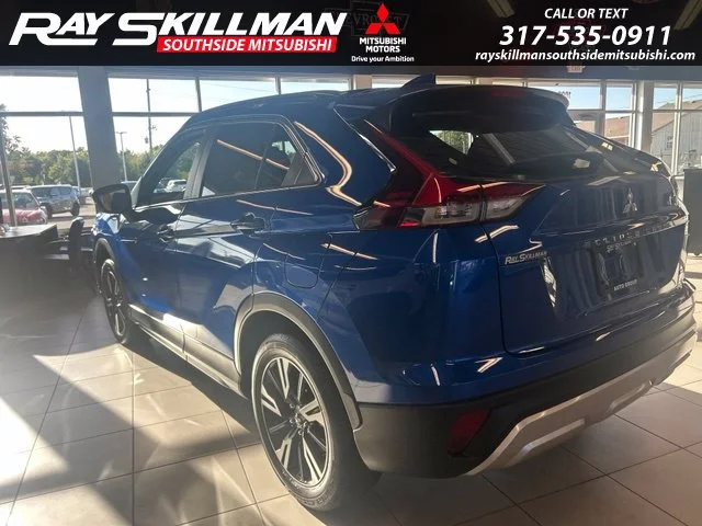 New 2026 Lightning Blue Metallic Mitsubishi SE image 7