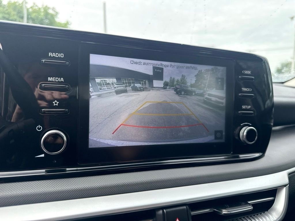 Used 2021 Silver Kia LXS image 31