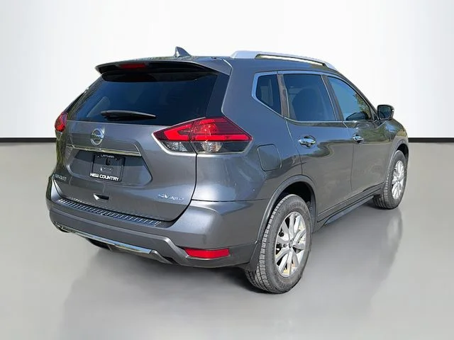 Used 2017 Gray Nissan SV image 7