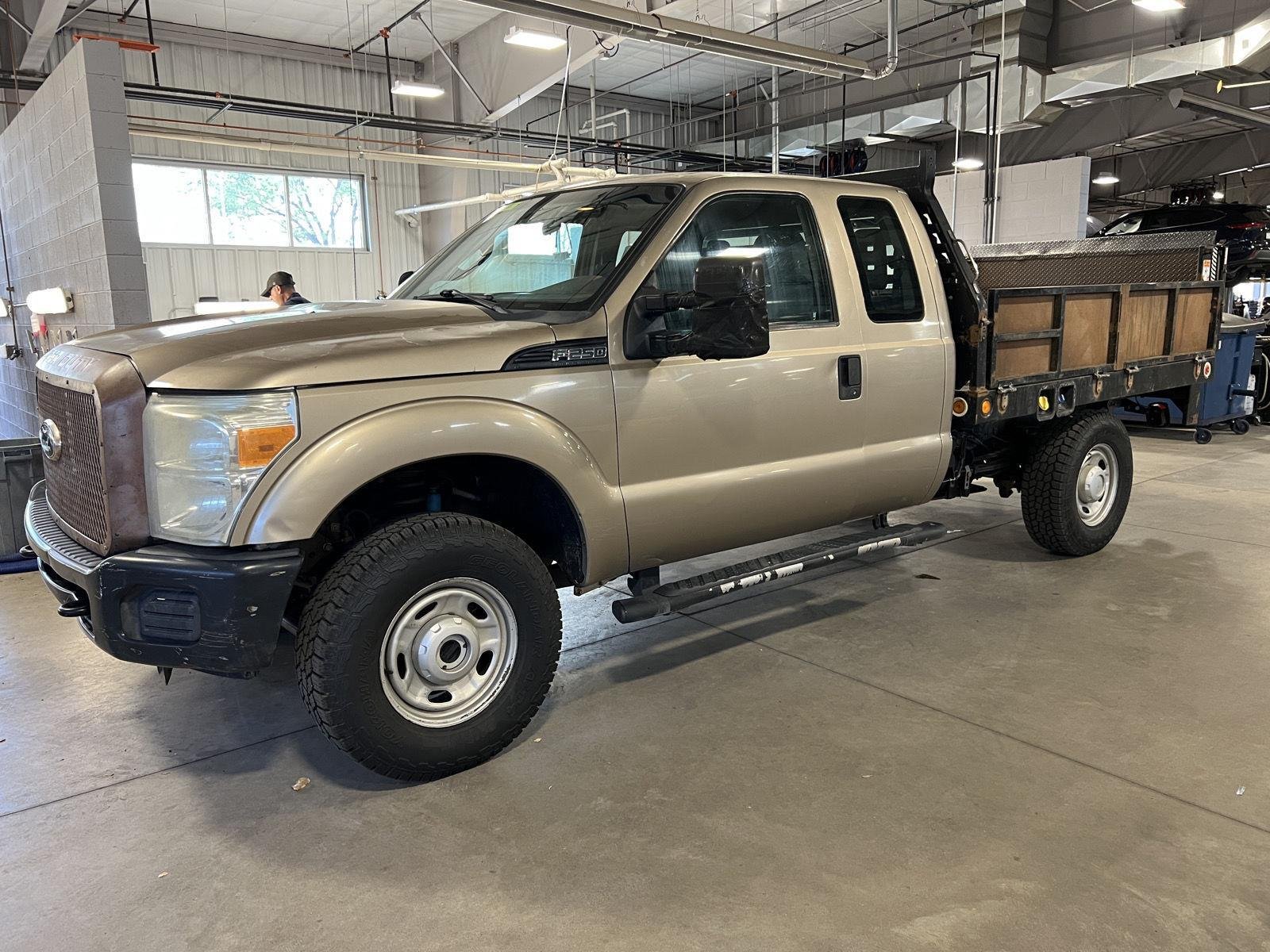 2011 Ford F-250 XL 4x4 SuperCab 142 in's photo