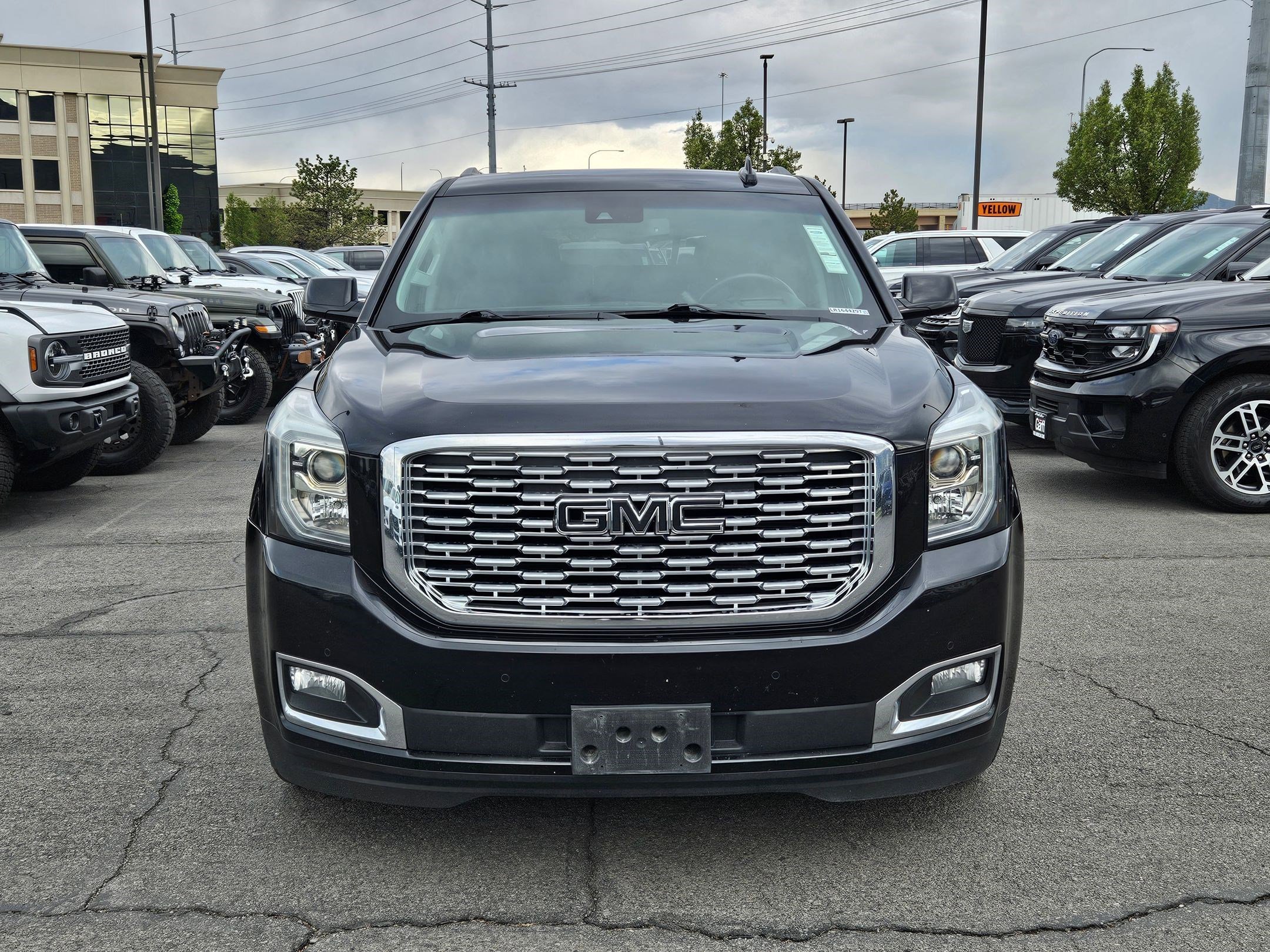 Used 2020 Onyx Black GMC Denali image 9