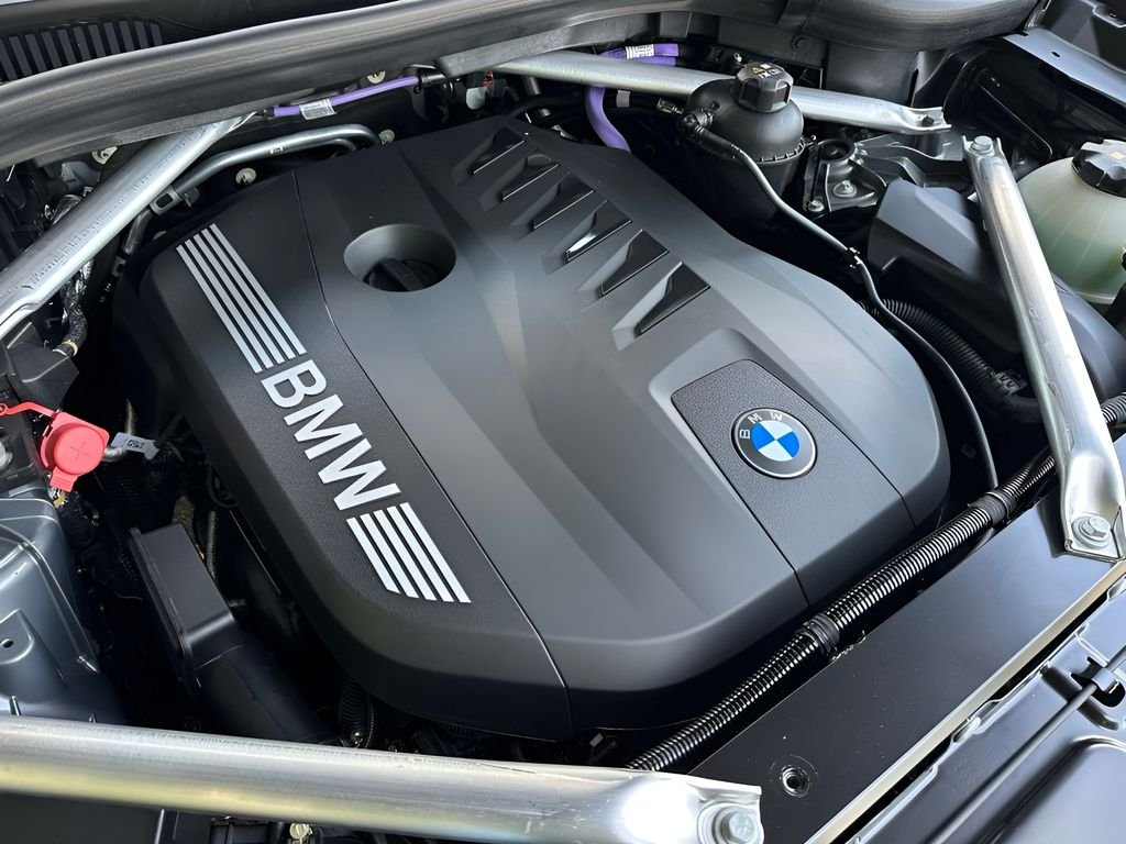 New 2026 Skyscraper Grey Metallic BMW xDrive40i image 25