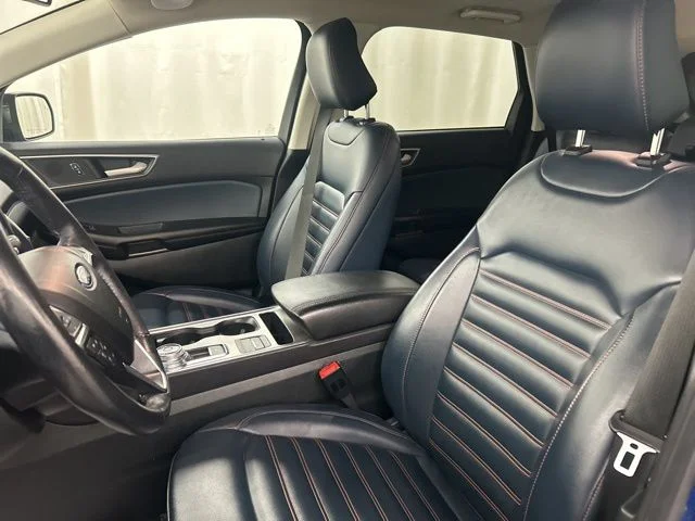 Used 2022 Blue Ford SEL image 9