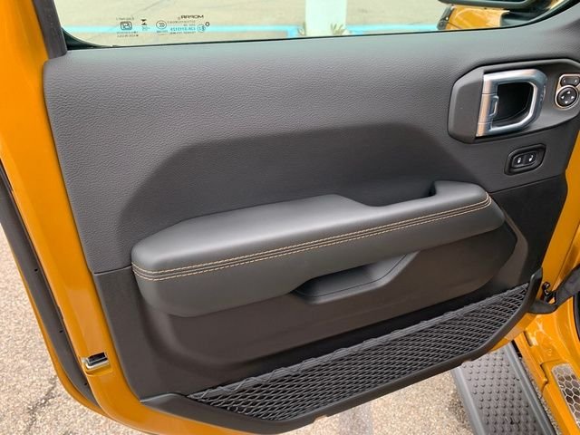 New 2026 Goldilocks Exterior Paint Jeep Sahara image 17