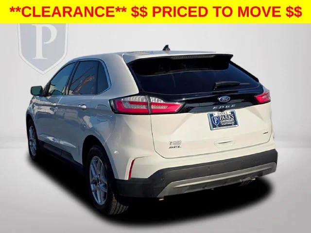Used 2024 White Ford SEL image 9