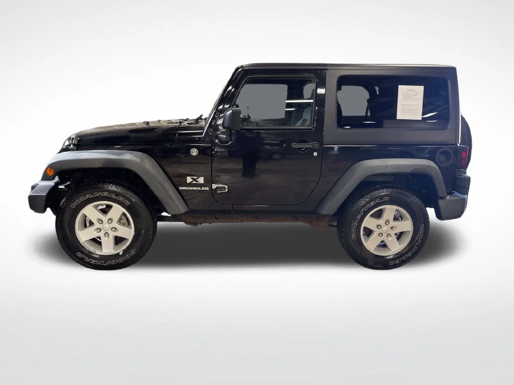 Used 2008 Black Jeep X image 2
