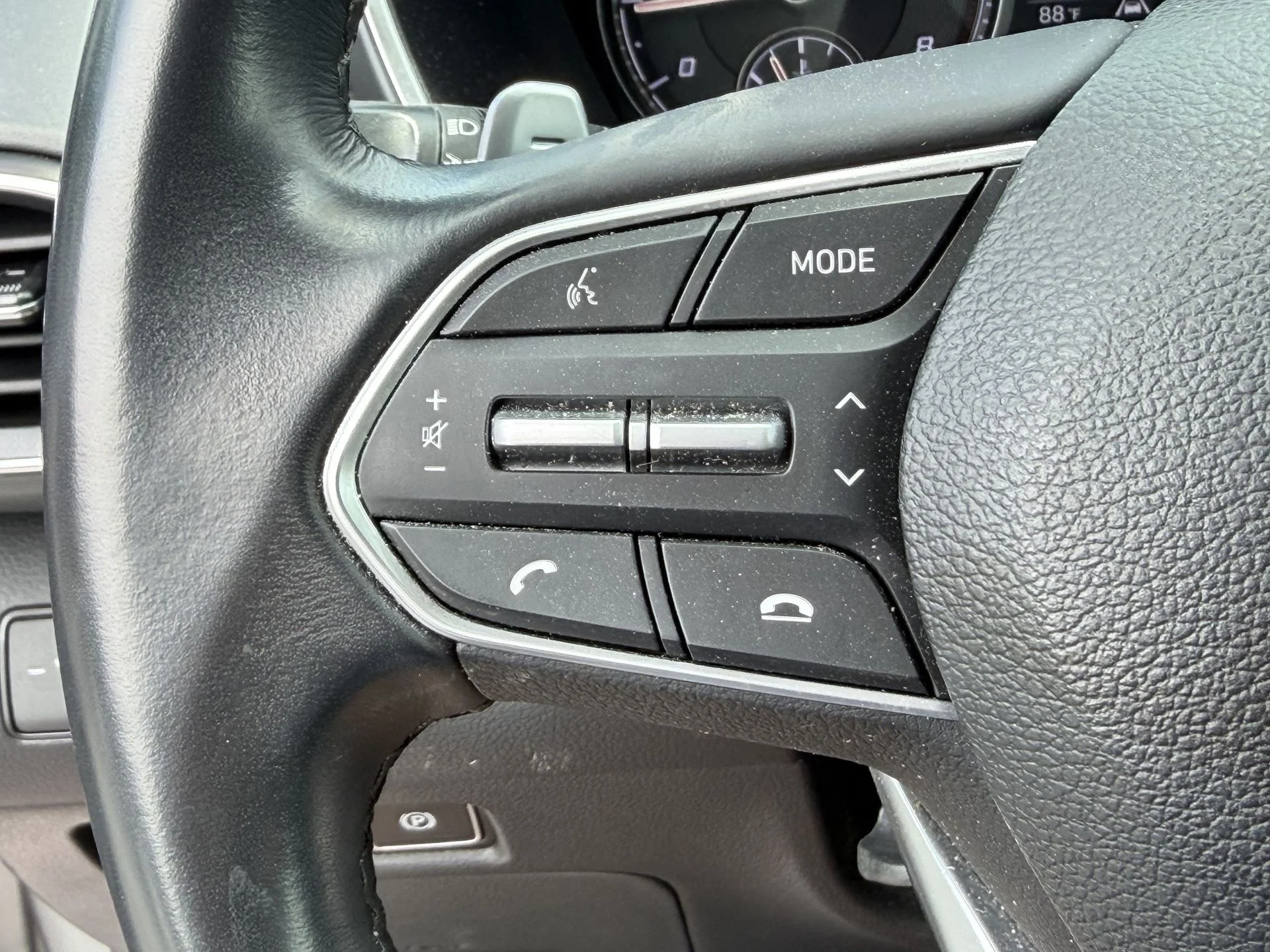 Used 2023 Shimmering Silver Pearl Hyundai SEL image 10
