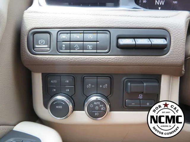 2023 GMC Yukon Denali - Photo 32