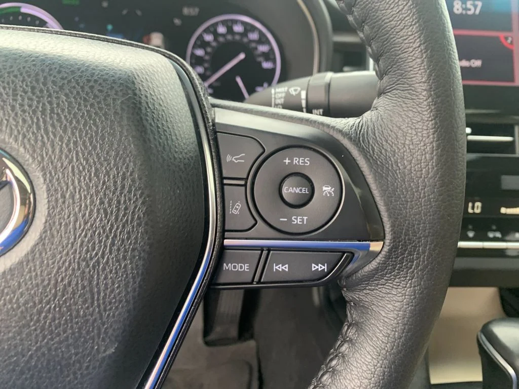 Used 2022 Black Toyota XLE Plus image 28