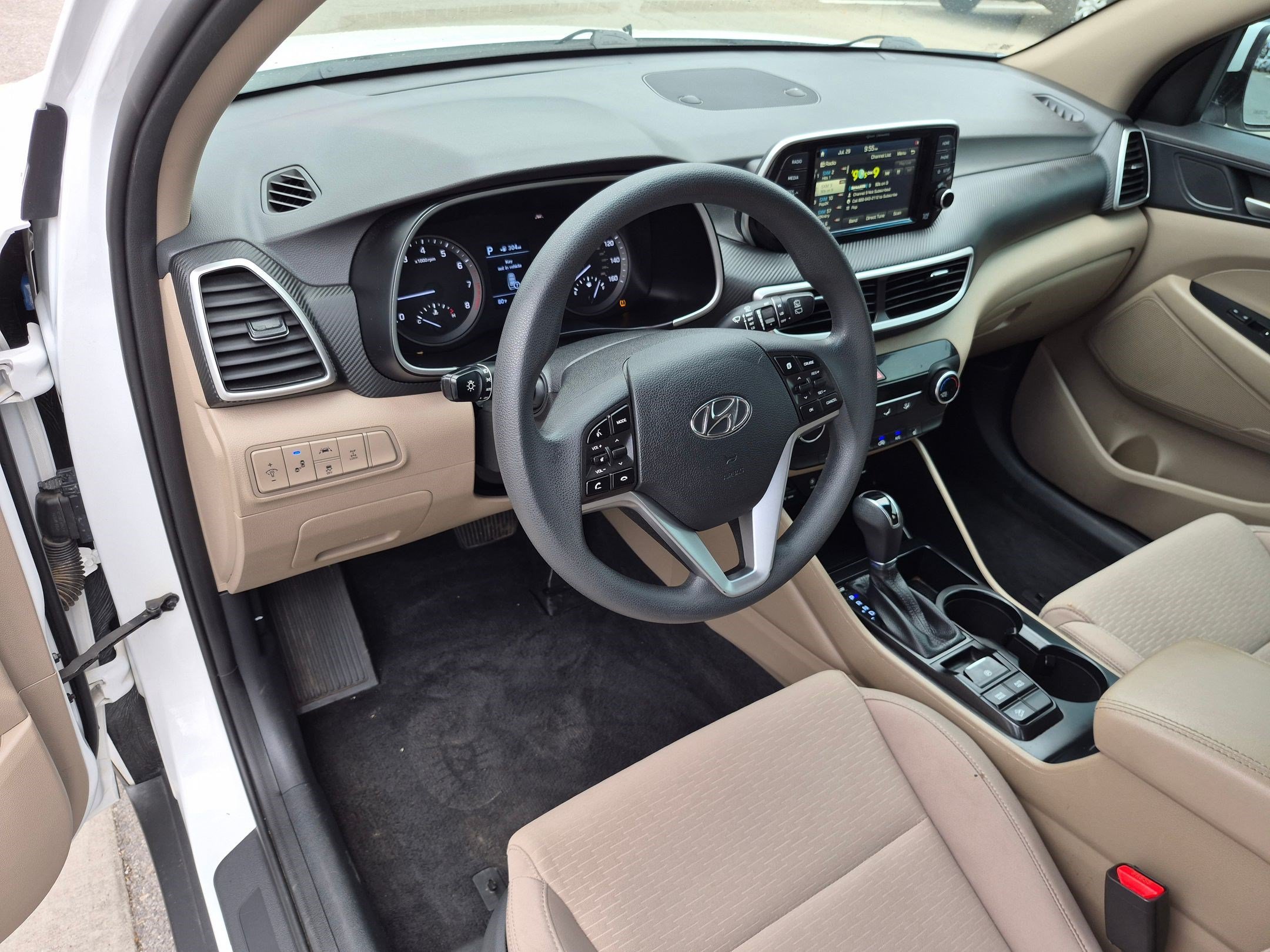 Used 2021 Winter White Hyundai Value image 6