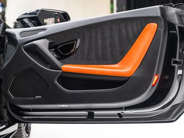 Used 2018 Black Lamborghini  image 33