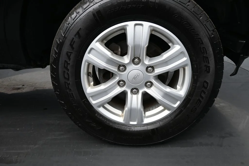 Used 2023 Black Ford XLT image 10