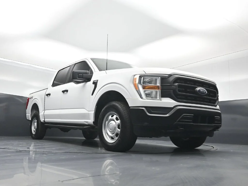 Used 2021 White Ford XL image 38