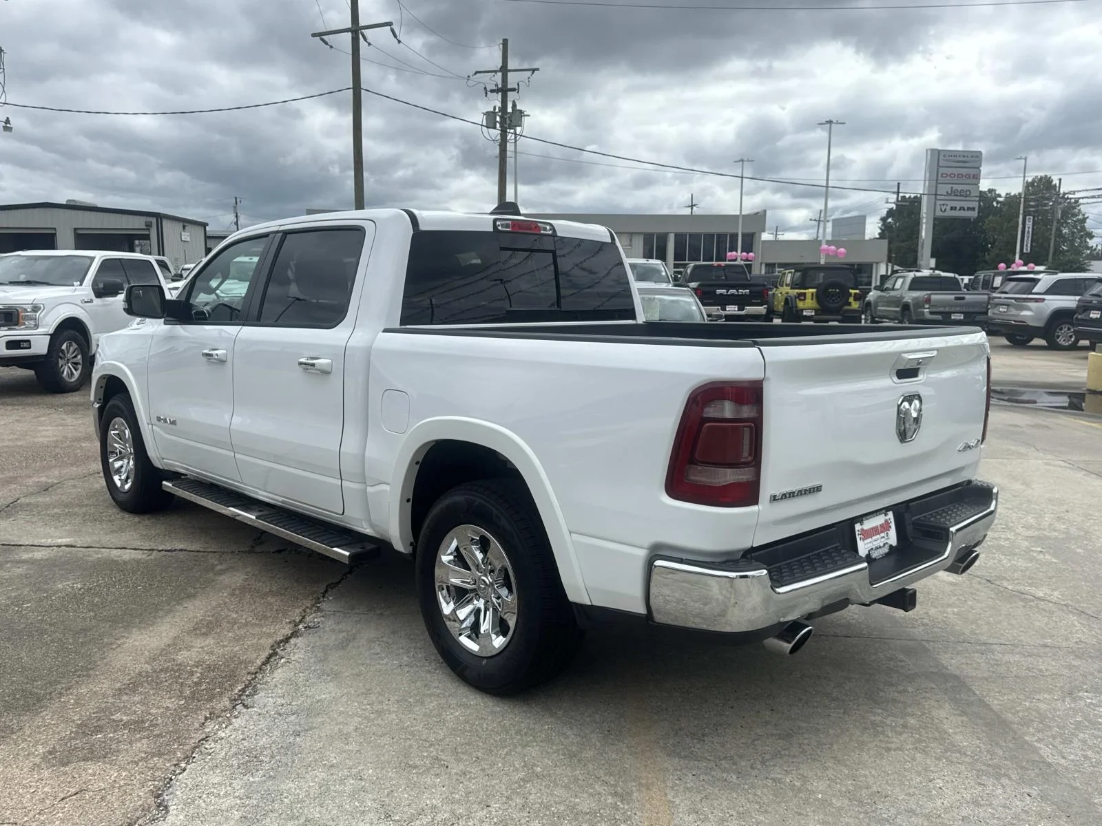 Used 2022 Bright White Clearcoat Ram Laramie image 5
