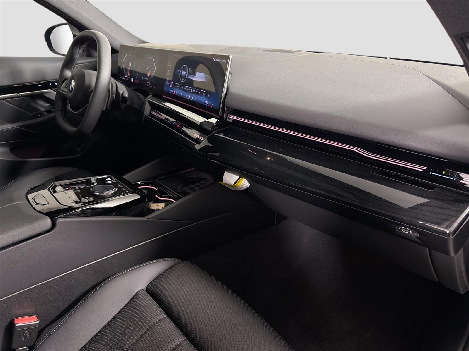 New 2026 Black Sapphire Metallic BMW 530i xDrive image 30
