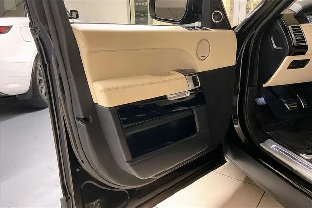 Used 2017 Black Land Rover 5.0L V8 Supercharged image 25