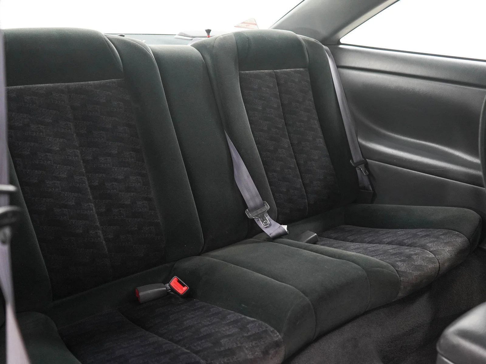 Used 2002  Toyota SE V6 image 12
