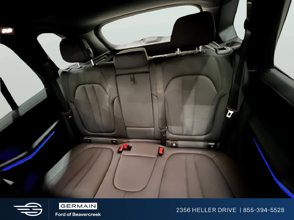 Used 2021 Black Sapphire Metallic BMW xDrive40i image 21