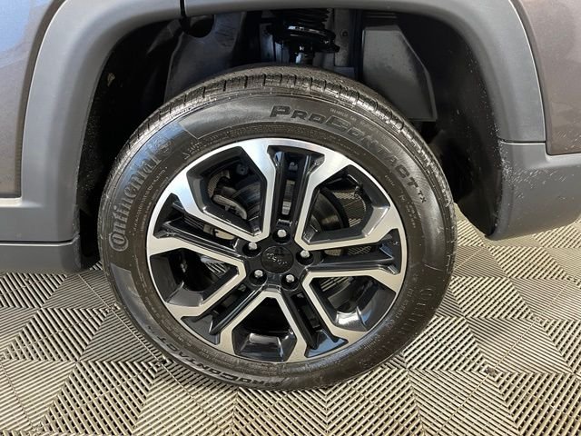 Used 2023 Gray Jeep Limited image 10