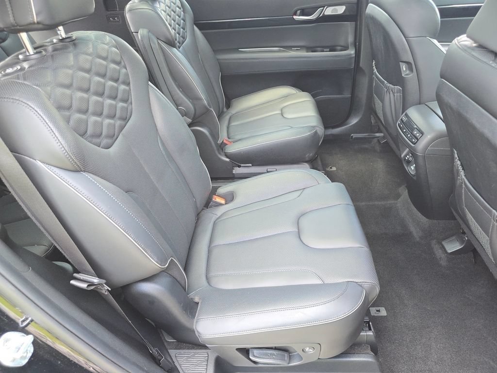 Used 2022 Abyss Black Pearl Hyundai Limited image 30