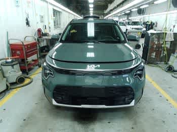 2024 Kia Niro Wave EV's photo