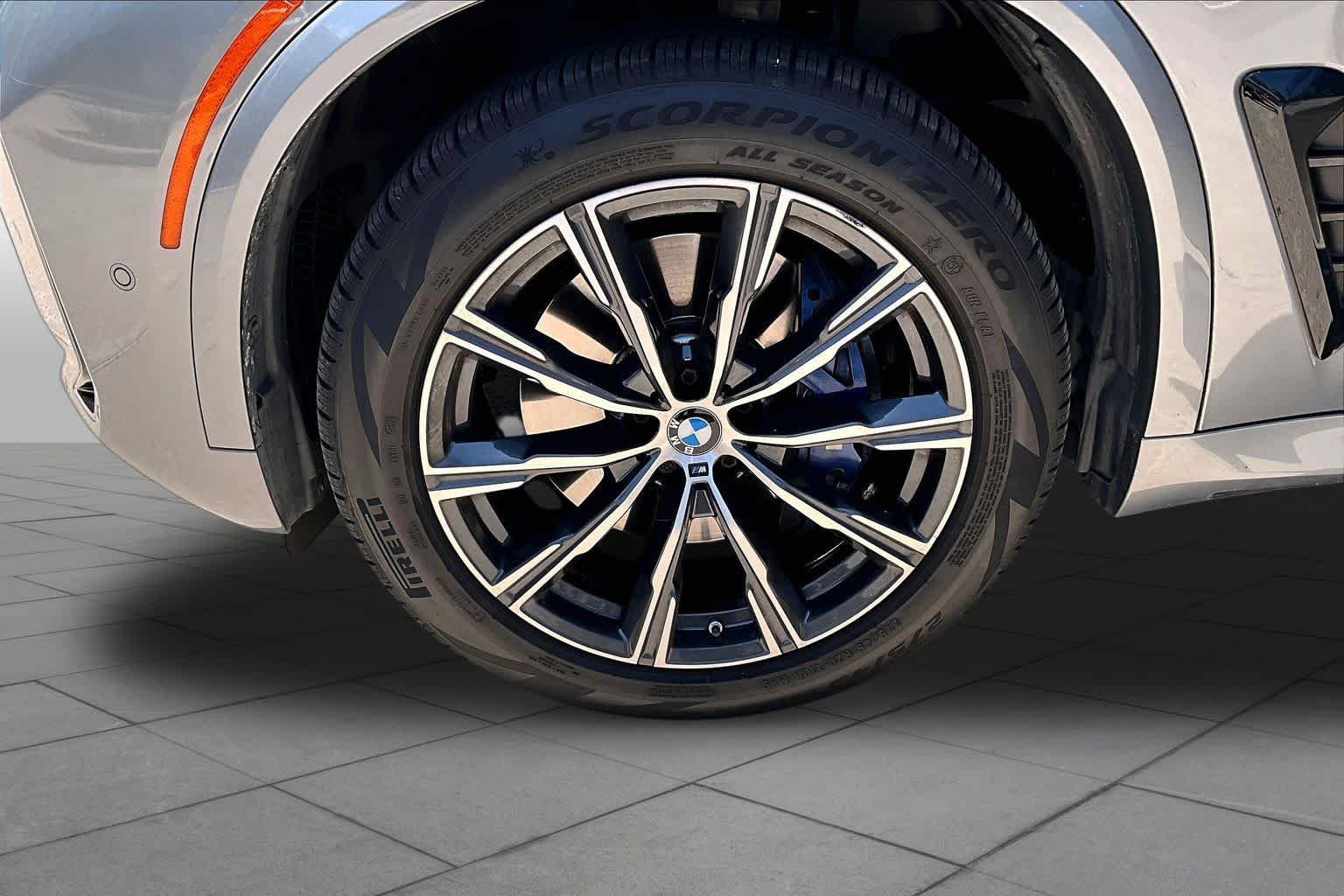 Used 2024 Skyscraper Grey Metallic BMW xDrive40i image 10