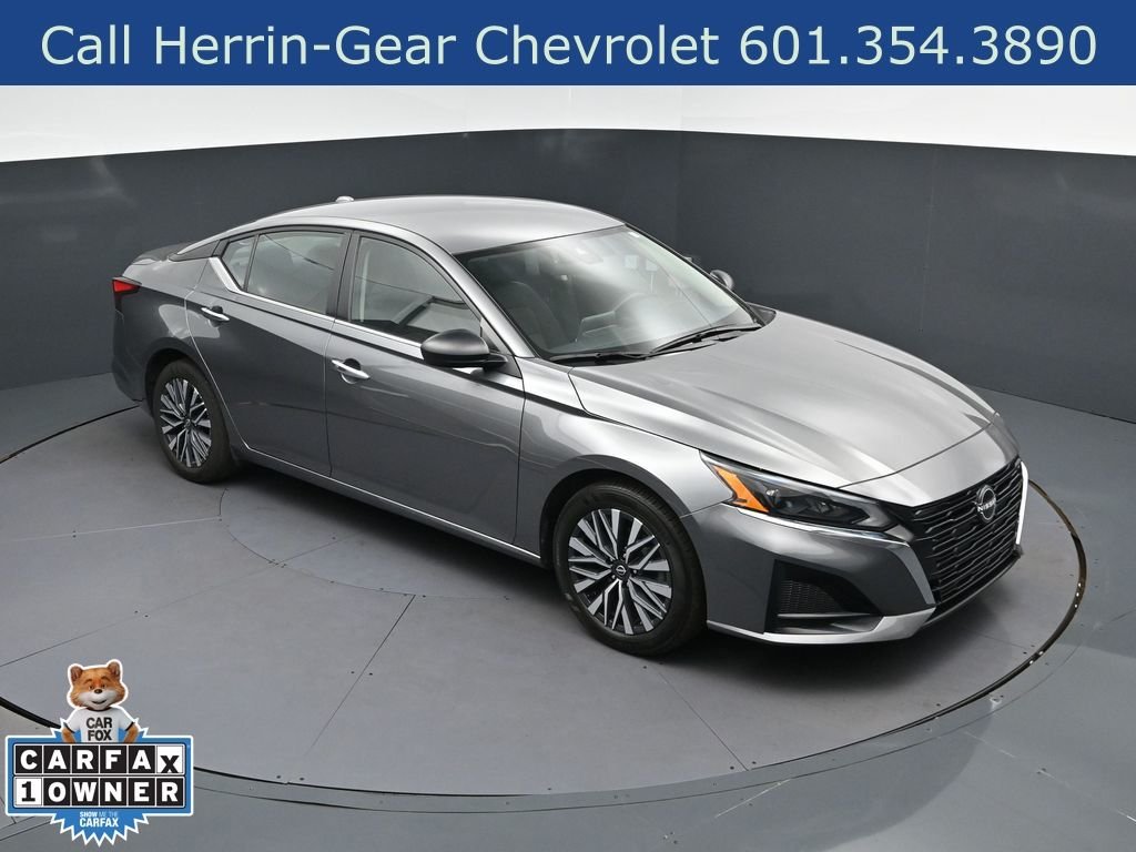 2024 Nissan Altima SV