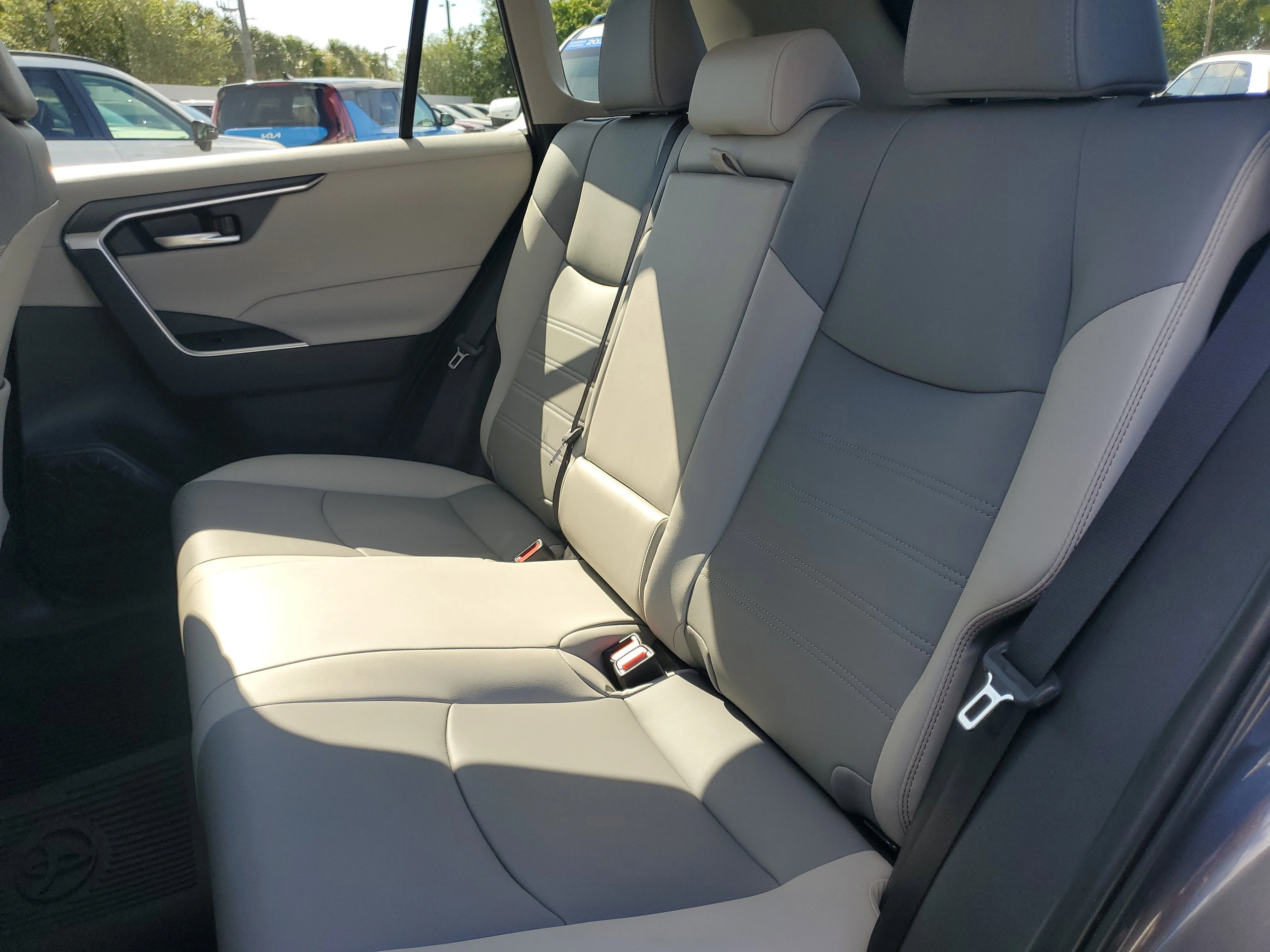Used 2025 Magnetic Gray Metallic Toyota XLE Premium image 10