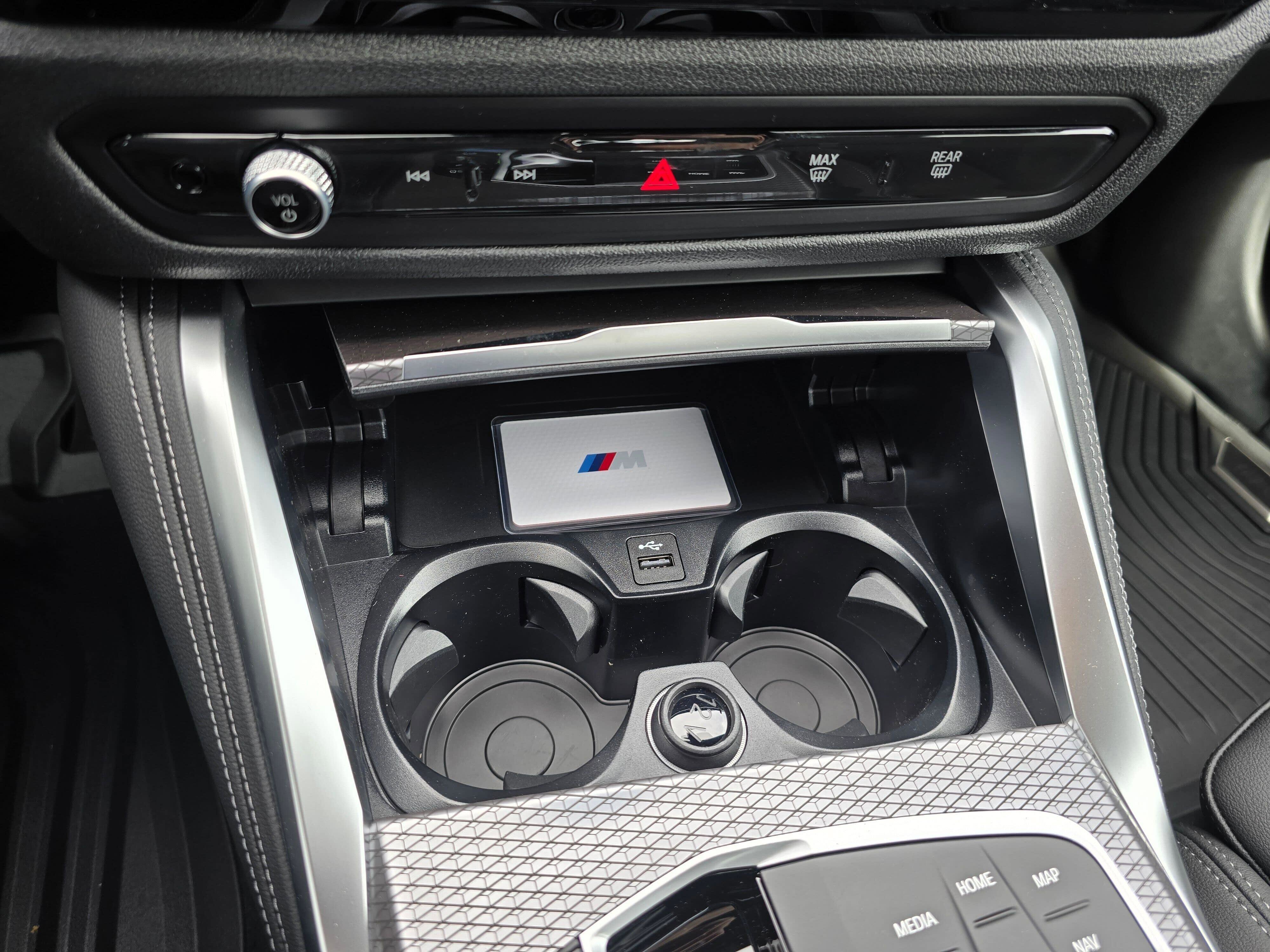 New 2026 Mineral White Metallic BMW xDrive40 image 22