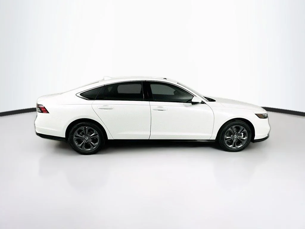 New 2026 Platinum White Pearl Honda EX-L image 9