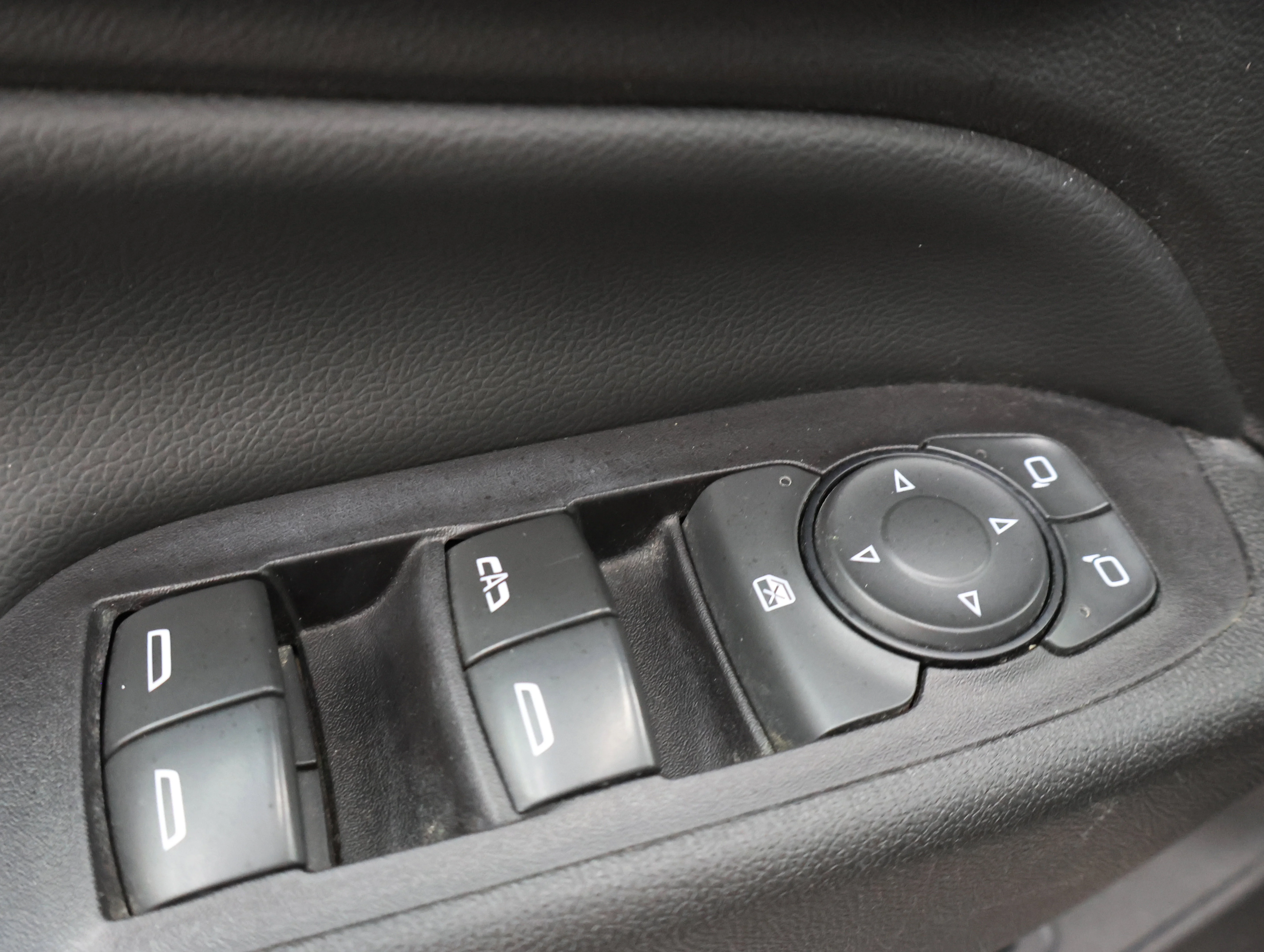 Used 2018 Sandy Ridge Metallic Chevrolet Premier image 40