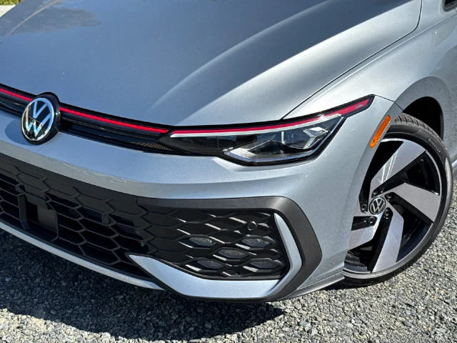New 2026 Alpine Silver Metallic Volkswagen S image 8