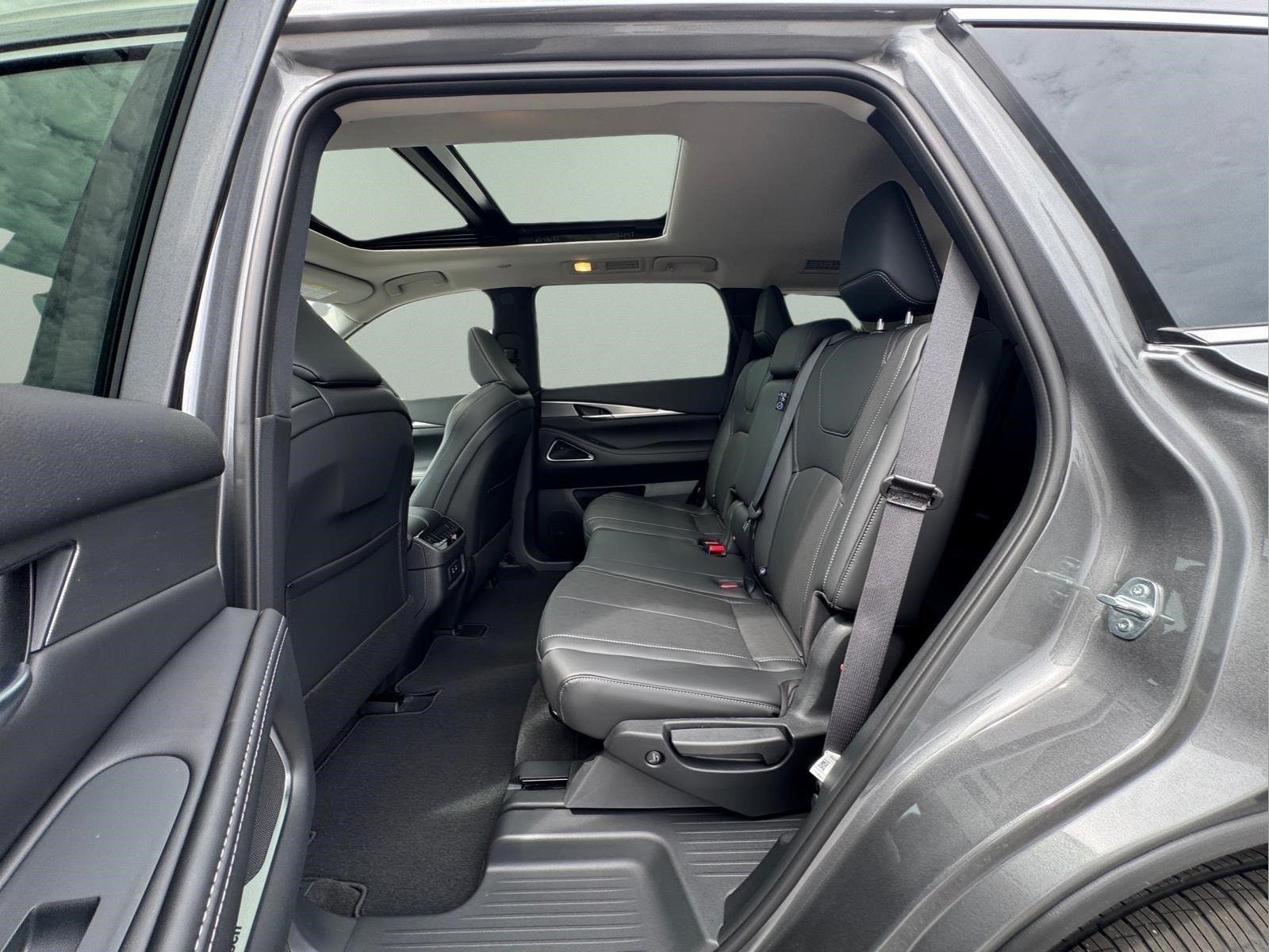 New 2027 GRAPHITE SHADOW INFINITI Luxe FWD image 14