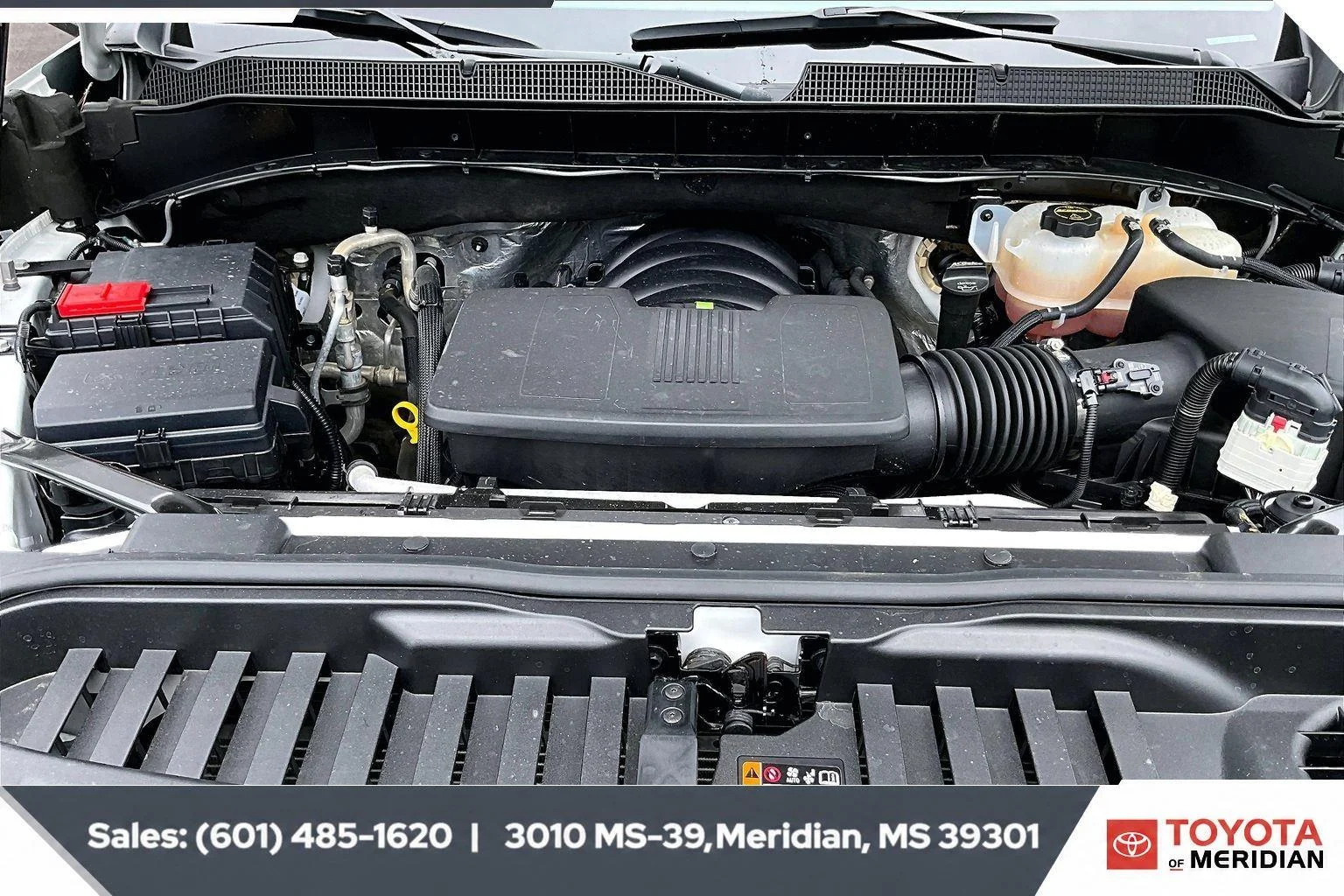 Used 2024 Summit White Chevrolet RST image 8