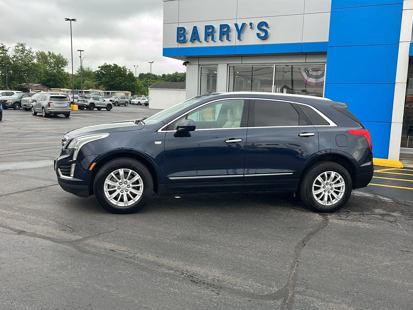 Used 2017 Cadillac XT5 Base with VIN 1GYKNARS7HZ166277 for sale in West Union, OH